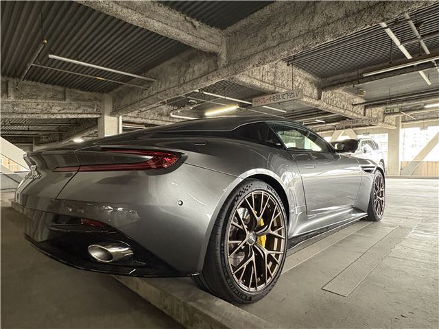 2024 Aston Martin DB12 缩略图 2
