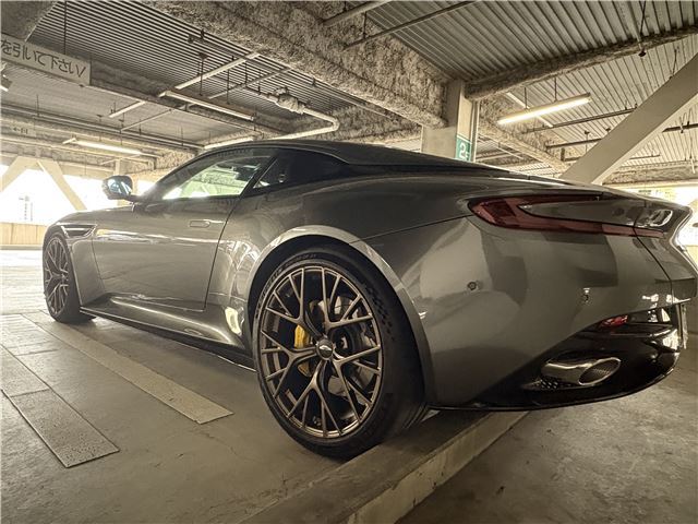 2024 Aston Martin DB12 缩略图 32