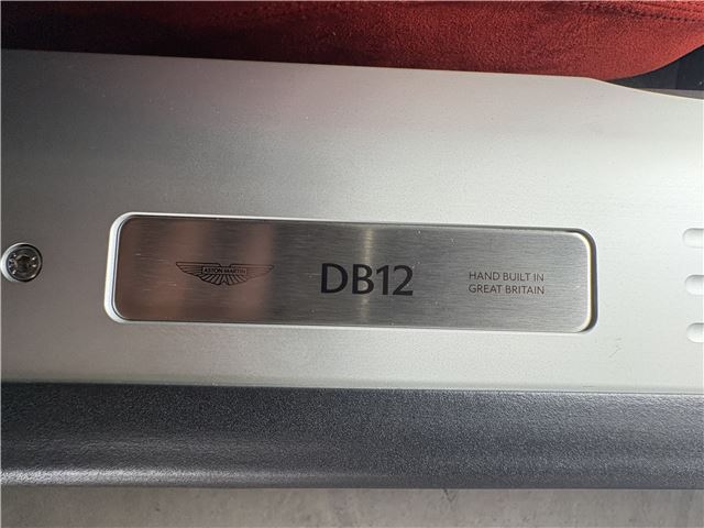 2024 Aston Martin DB12 缩略图 9