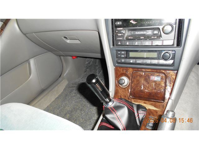 2000 Nissan LAUREL 照片 9