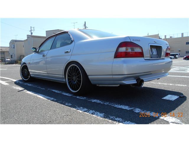 2000 Nissan LAUREL 照片 5
