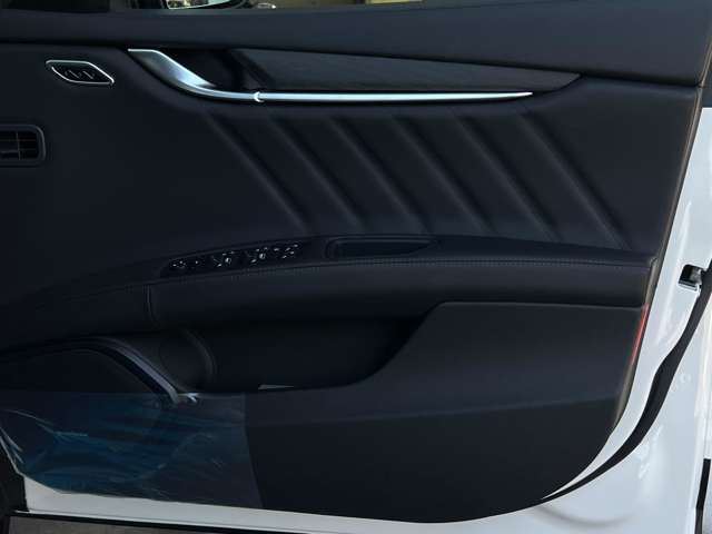 2022 Maserati GHIBLI — миниатюра 16