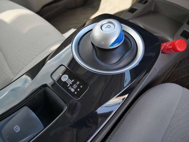 2012 Nissan LEAF 缩略图 32