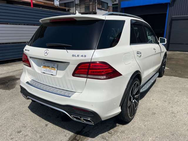 صورة 6 لـ 2015 Mercedes-BENZ GLE