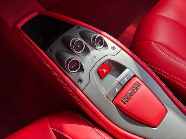 صورة مصغرة 19 لـ 2015 Ferrari 458 ITALIA