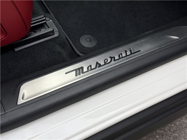 2017 Maserati LEVANTE — миниатюра 33