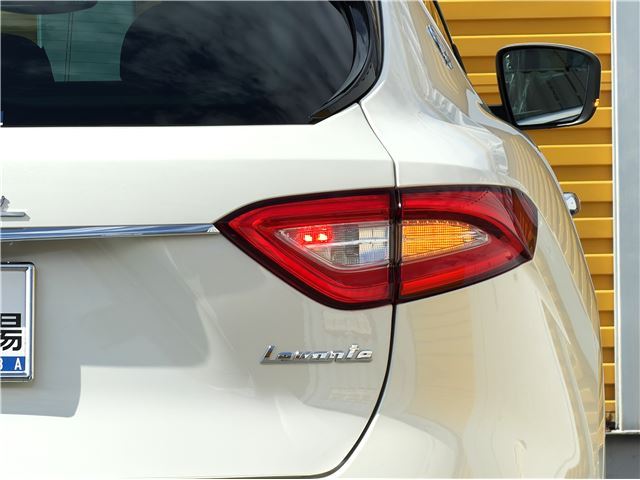 2017 Maserati LEVANTE — миниатюра 8