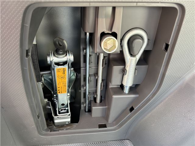 صورة مصغرة 29 لـ 2018 Nissan NV150AD