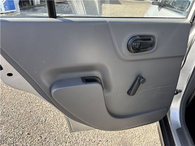 صورة مصغرة 30 لـ 2018 Nissan NV150AD