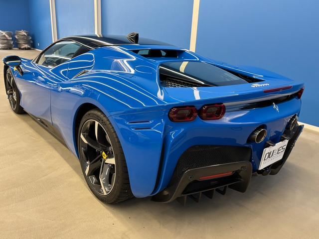 صورة مصغرة 8 لـ 2021 Ferrari SF90 STRADALE