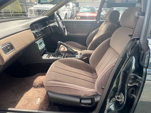 1992 Nissan LAUREL 照片 10