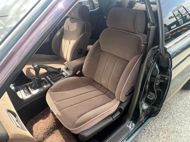 1992 Nissan LAUREL 照片 9