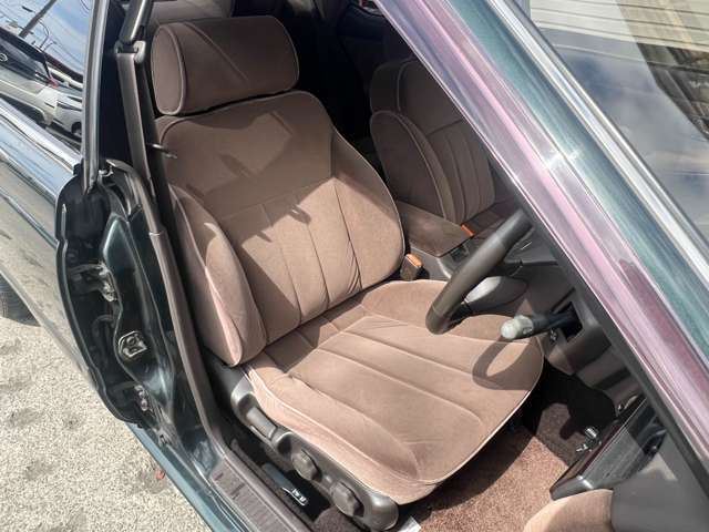 1992 Nissan LAUREL 照片 7