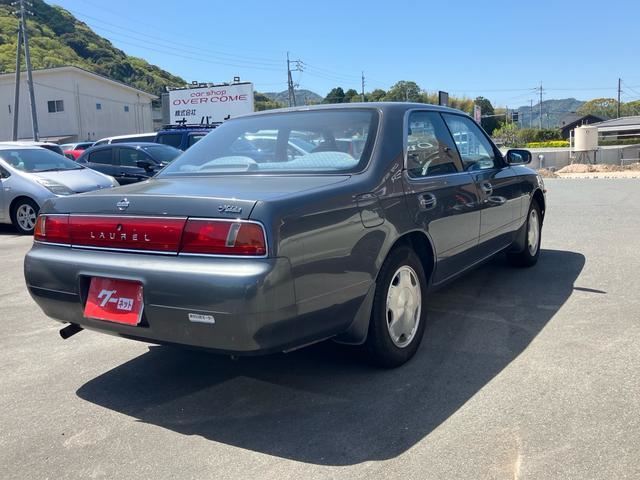 1993 Nissan LAUREL 照片 3
