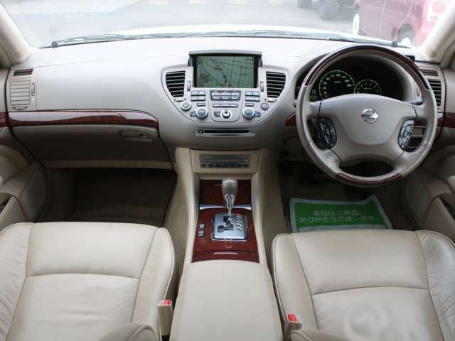 صورة 2 لـ 2010 Nissan PRESIDENT
