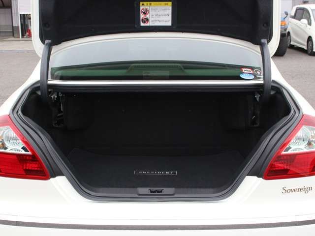 صورة 7 لـ 2010 Nissan PRESIDENT