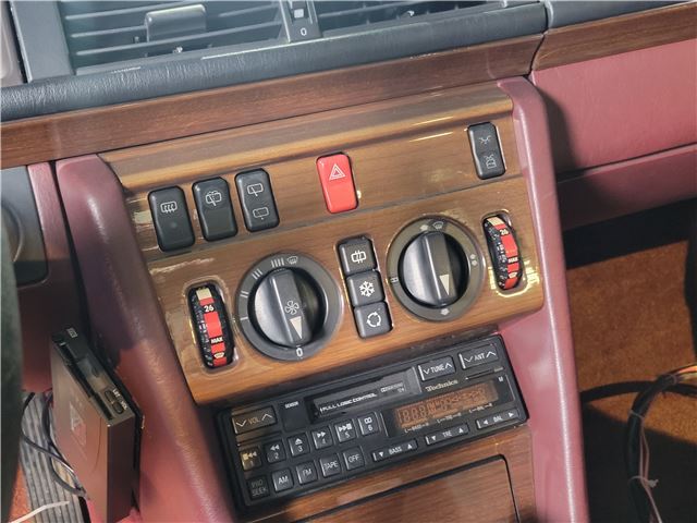 1990 Mercedes-BENZ MEDIUM-CLASS — миниатюра 31