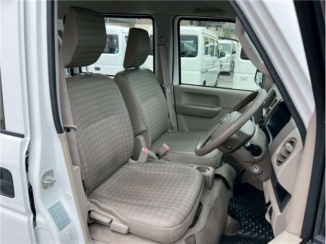 صورة 4 لـ 2014 Nissan NV100CLIPPER RIO