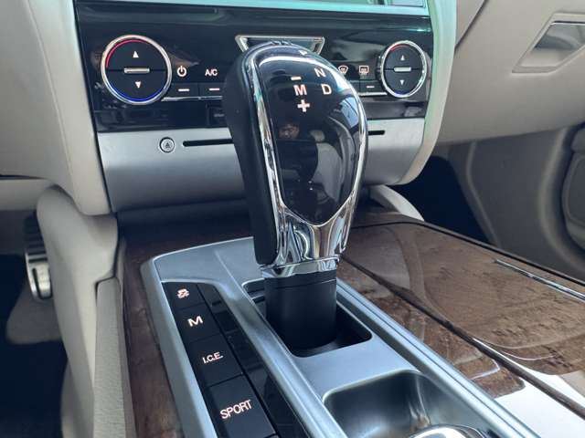 صورة مصغرة 12 لـ 2015 Maserati QUATTROPORTE