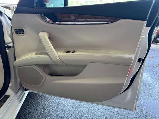 صورة مصغرة 21 لـ 2015 Maserati QUATTROPORTE