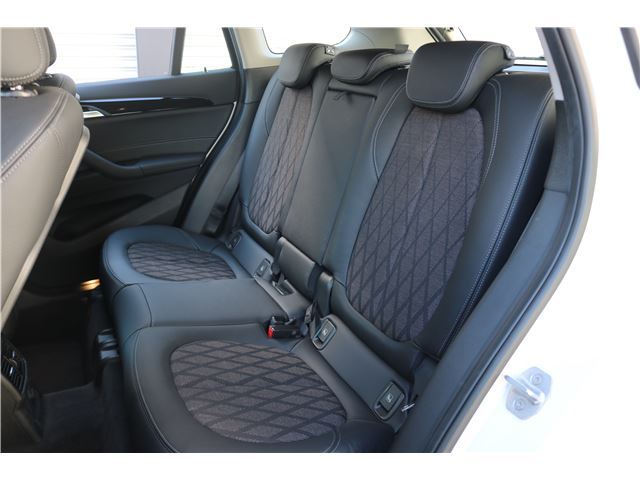 2016 BMW X1 缩略图 25