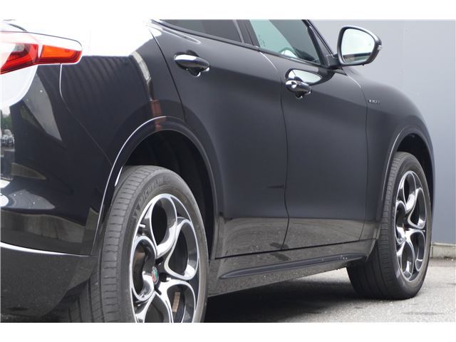 2021 ALFA Romeo STELVIO 照片 5