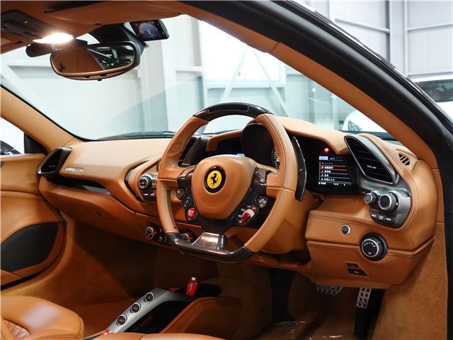 2017 Ferrari 488 GTB 照片 3