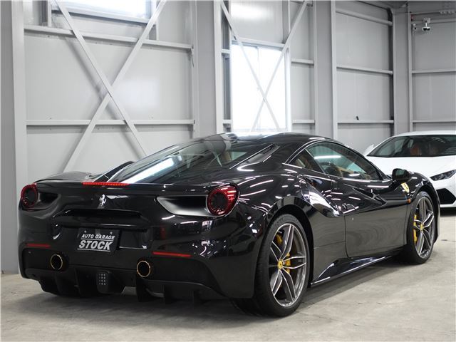 2017 Ferrari 488 GTB 照片 2