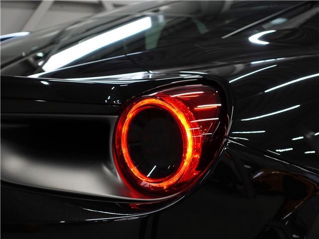 صورة مصغرة 17 لـ 2017 Ferrari 488 GTB