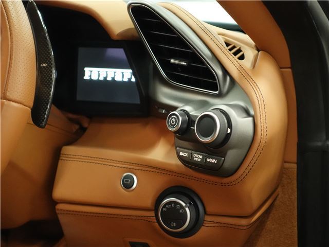 صورة مصغرة 24 لـ 2017 Ferrari 488 GTB