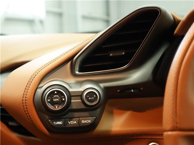 صورة مصغرة 31 لـ 2017 Ferrari 488 GTB