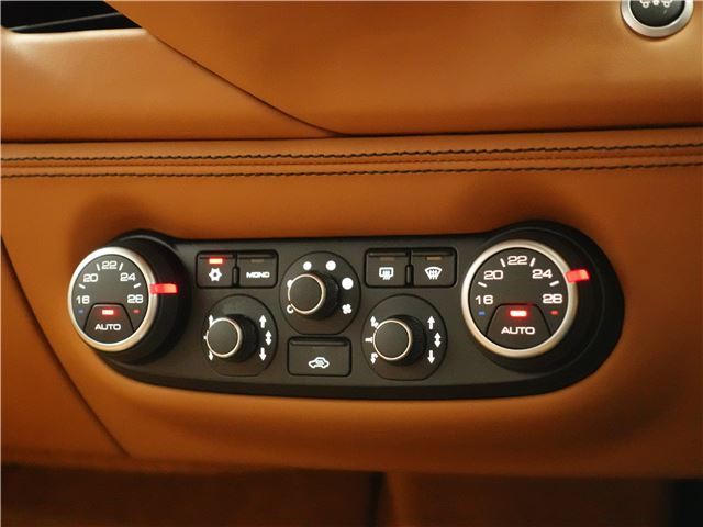 صورة مصغرة 34 لـ 2017 Ferrari 488 GTB