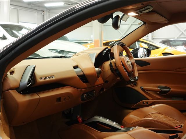 صورة مصغرة 38 لـ 2017 Ferrari 488 GTB