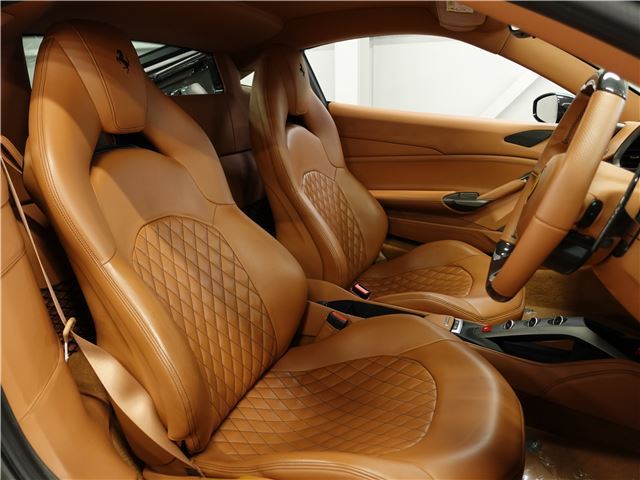 صورة مصغرة 39 لـ 2017 Ferrari 488 GTB