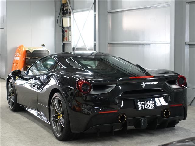 2017 Ferrari 488 GTB 照片 9