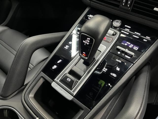 صورة مصغرة 15 لـ 1989 Porsche CAYENNE
