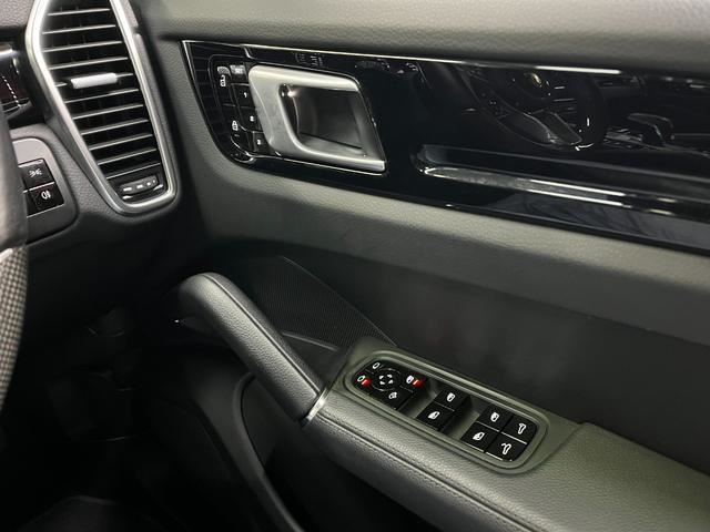 صورة مصغرة 17 لـ 1989 Porsche CAYENNE