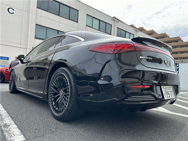 2022 Mercedes-BENZ EQS AMG 照片 9