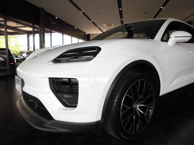 2026 Porsche MACAN ELECTRIC — миниатюра 5
