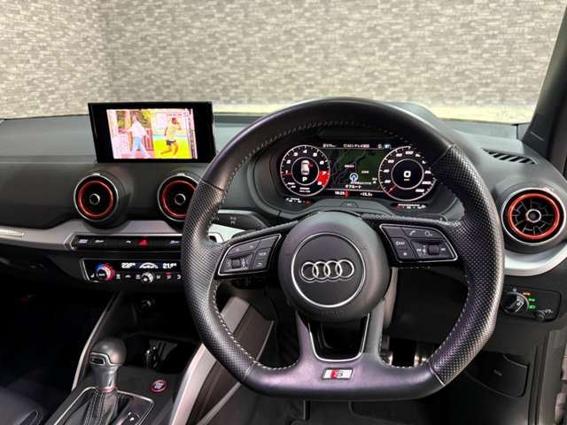 2020 AUDI SQ2 — миниатюра 12