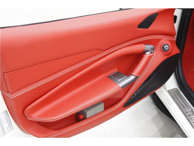 صورة مصغرة 15 لـ 2022 Ferrari F8 SPIDER