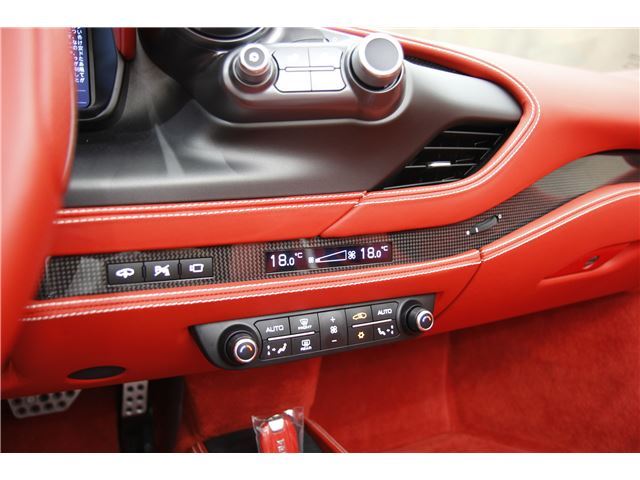 صورة مصغرة 31 لـ 2022 Ferrari F8 SPIDER