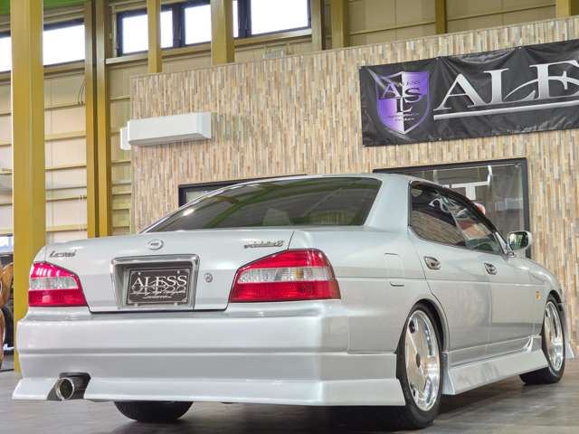 2001 Nissan LAUREL 缩略图 2