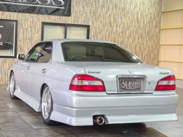 2001 Nissan LAUREL 缩略图 5