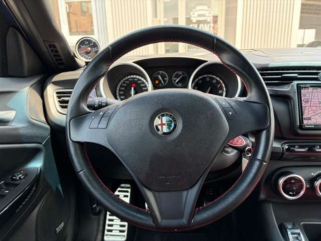 2013 ALFA Romeo GIULIETTA — миниатюра 9