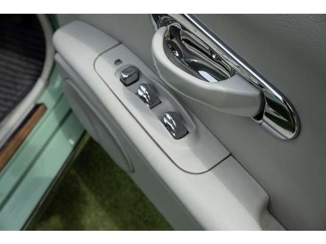 1991 Nissan FIGARO — миниатюра 18