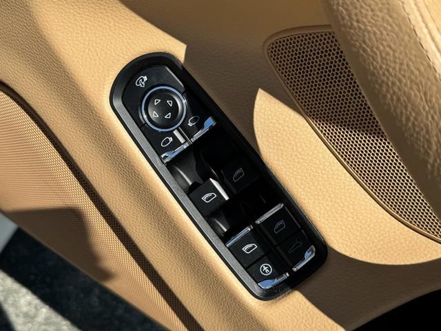 صورة مصغرة 16 لـ 2011 Porsche PANAMERA
