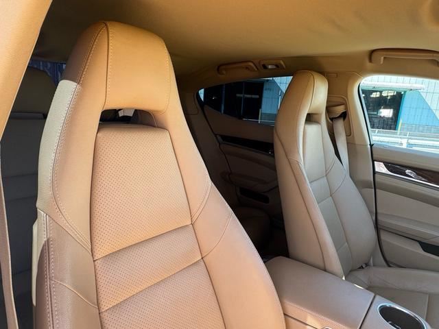 صورة مصغرة 19 لـ 2011 Porsche PANAMERA