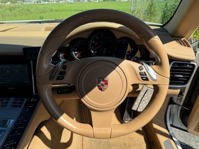 صورة مصغرة 26 لـ 2011 Porsche PANAMERA