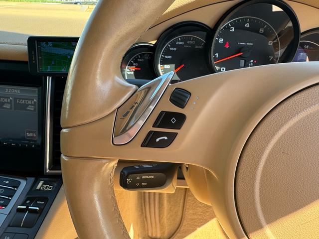 صورة مصغرة 27 لـ 2011 Porsche PANAMERA
